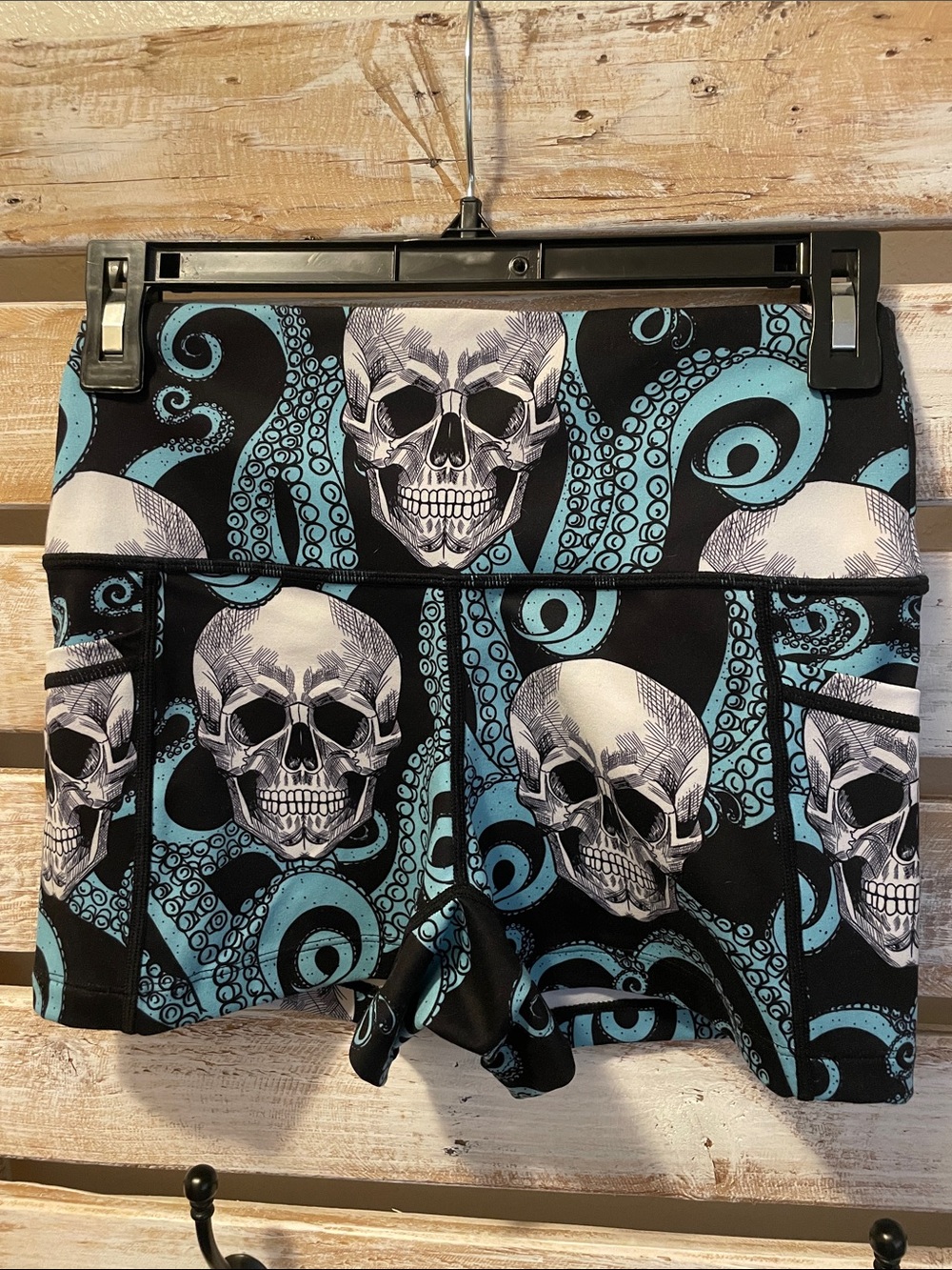Constantly Varied Gear (CVG) Kraken Skull Leggings Shorts Size XS